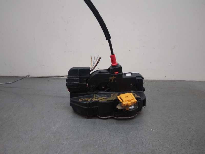 Recambio de cerradura puerta delantera derecha para opel zafira tourer selective referencia OEM IAM  5 CABLES 