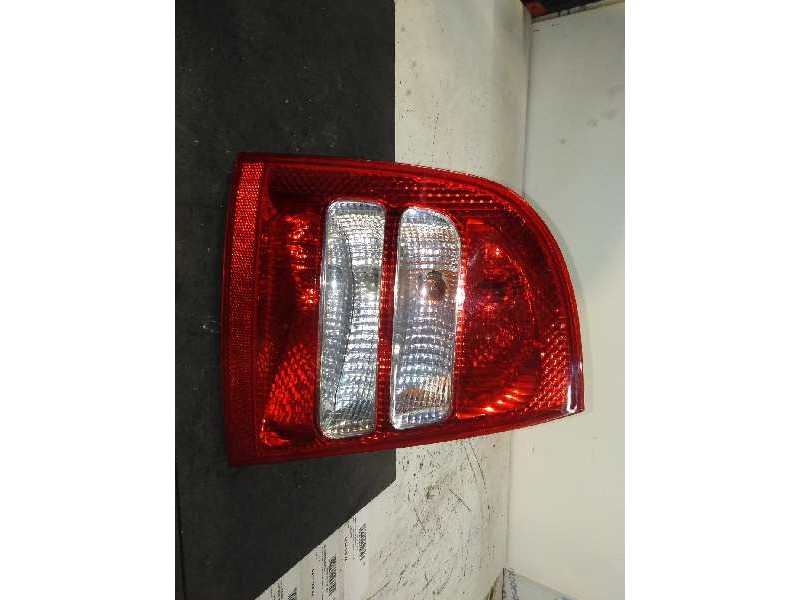 Recambio de piloto trasero izquierdo para skoda octavia berlina (1u2) ambiente referencia OEM IAM 1U6945095  