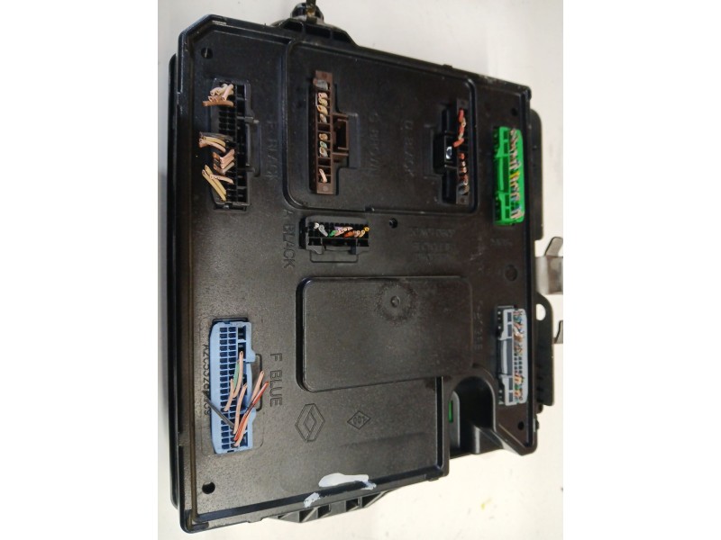 Recambio de centralita bsi para renault scenic iii bose edition referencia OEM IAM 284B18853R  