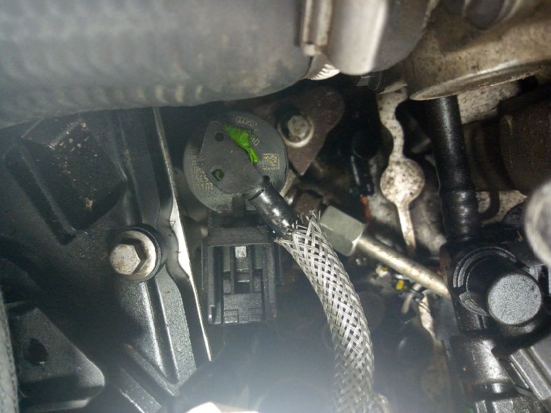 Recambio de inyector para ford fiesta (cb1) trend referencia OEM IAM 0445110339  