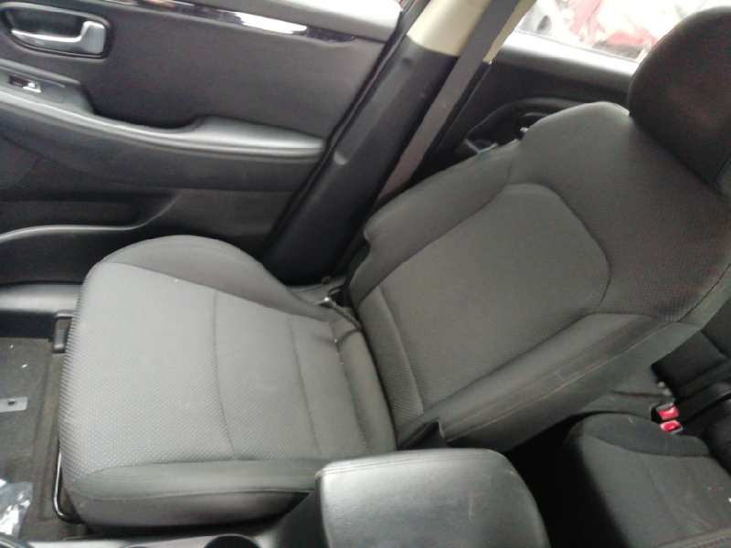 Recambio de asiento delantero derecho para kia carens ( ) basic referencia OEM IAM   