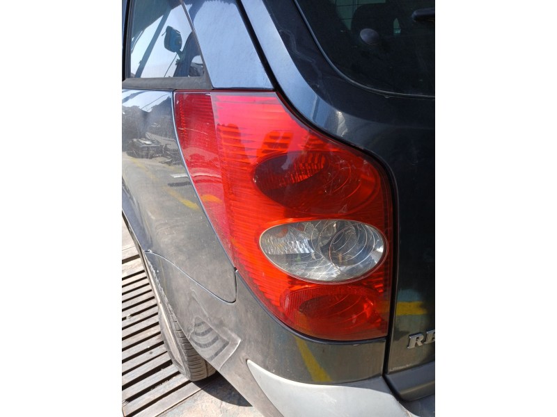 Recambio de piloto trasero izquierdo para renault laguna ii grandtour (kg0) 1.9 dci diesel referencia OEM IAM 82000002471  