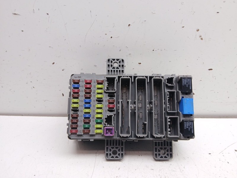 Recambio de caja reles / fusibles para honda civic viii hatchback (fn, fk) 1.8 (fn1, fk2) referencia OEM IAM 37832ln  