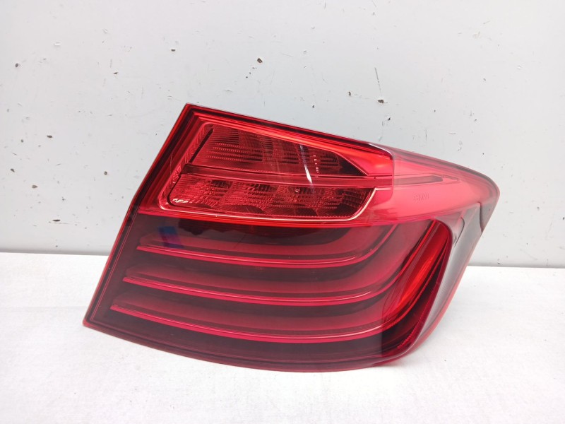 Recambio de piloto trasero derecho para bmw 5 (f10) 520 d referencia OEM IAM 18408002  