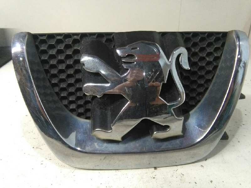 Recambio de emblema marca para peugeot 207 confort referencia OEM IAM  REJILLA DELANTERA