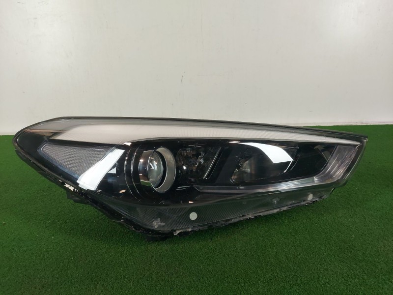 Recambio de faro derecho para hyundai tucson (tl, tle) 1.7 crdi referencia OEM IAM 92102d7100  