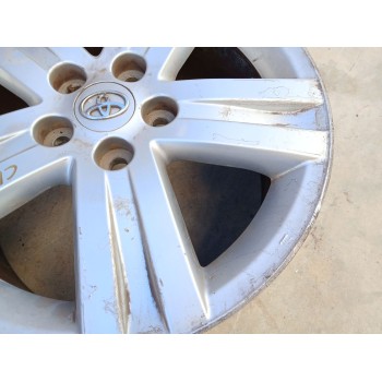 Recambio de llanta para toyota auris sport referencia OEM IAM HL42813  