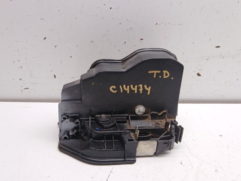 Recambio de cerradura puerta trasera derecha para bmw serie 1 berlina (e81/e87) 118d referencia OEM IAM 7167070  
