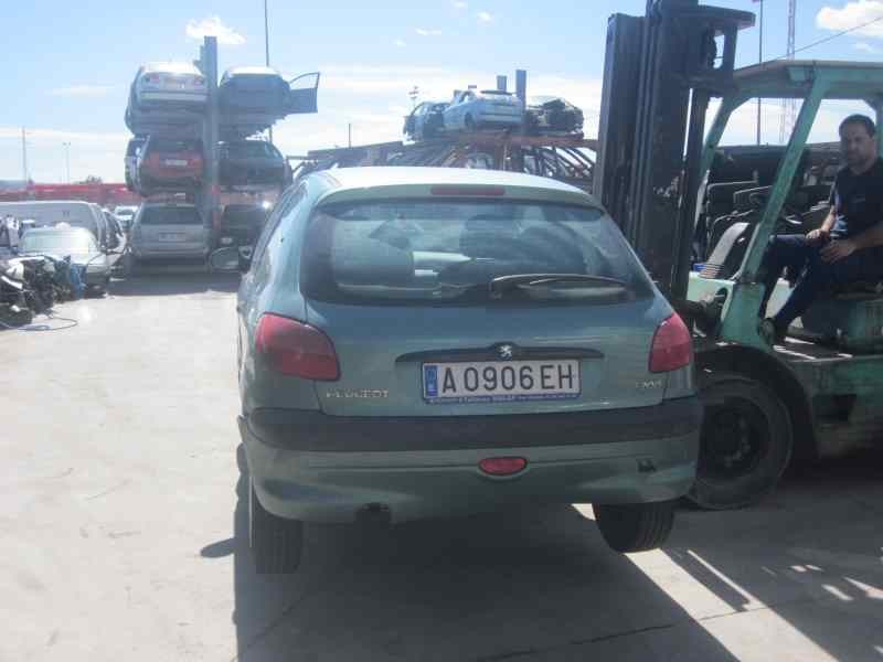 peugeot 206 berlina del año 2000