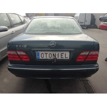 MERCEDES-BENZ CLASE E (W210) BERLINA
