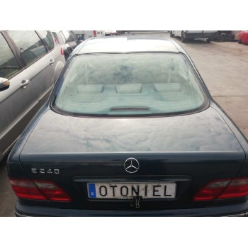 mercedes-benz clase e (w210) berlina del año 2000