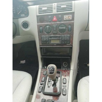 mercedes-benz clase e (w210) berlina del año 2000