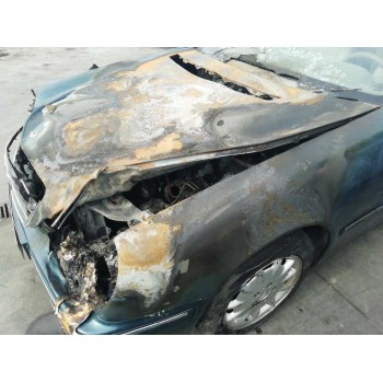 mercedes-benz clase e (w210) berlina del año 2000