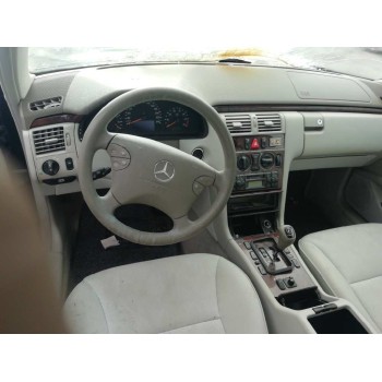 mercedes-benz clase e (w210) berlina del año 2000