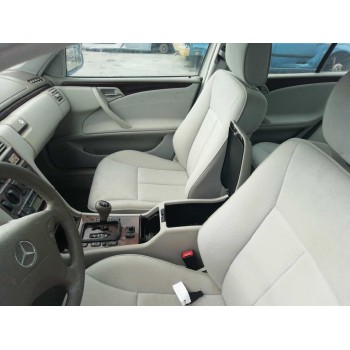 mercedes-benz clase e (w210) berlina del año 2000