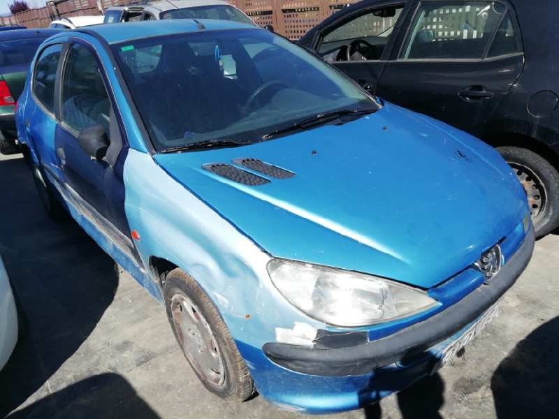 peugeot 206 berlina del año 2000