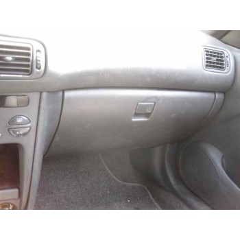 toyota corolla (e11) del año 2000