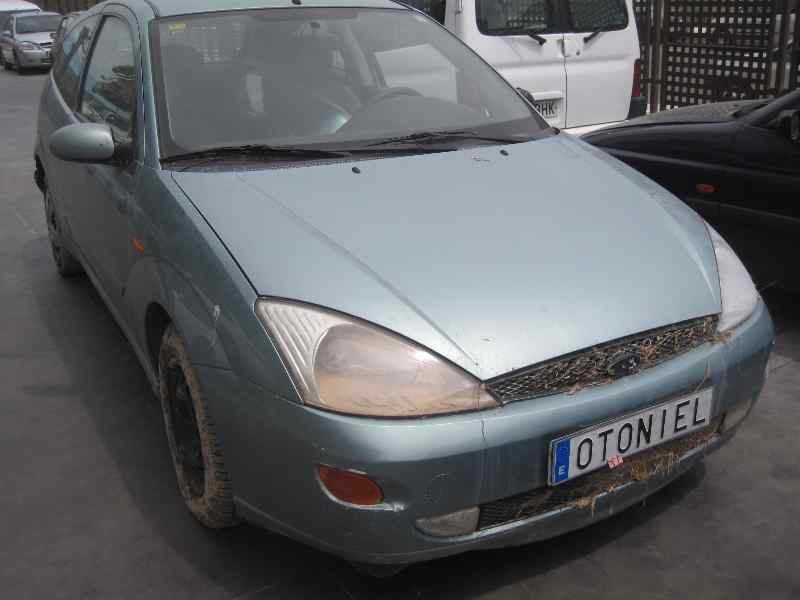 ford focus berlina (cak) del año 2000