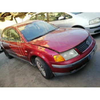 VOLKSWAGEN PASSAT BERLINA (3B2)