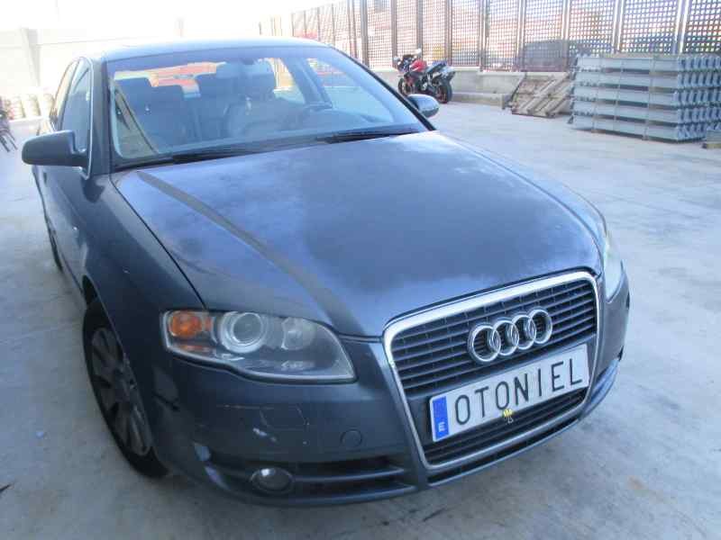 AUDI A4 BERLINA (8E)