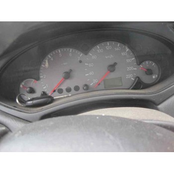 ford focus berlina (cak) del año 2000