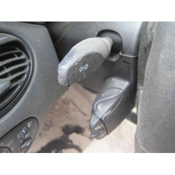 ford focus berlina (cak) del año 2000