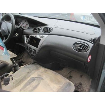 ford focus berlina (cak) del año 2000