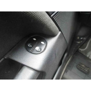 ford fiesta (cbk) del año 2004