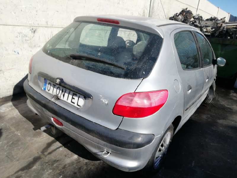 PEUGEOT 206 BERLINA