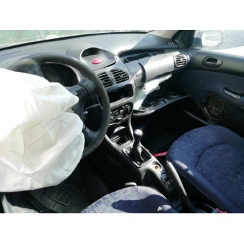 peugeot 206 berlina del año 2000