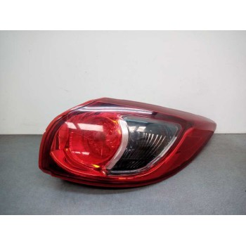 PILOTO TRASERO DERECHO GOLPEADO 