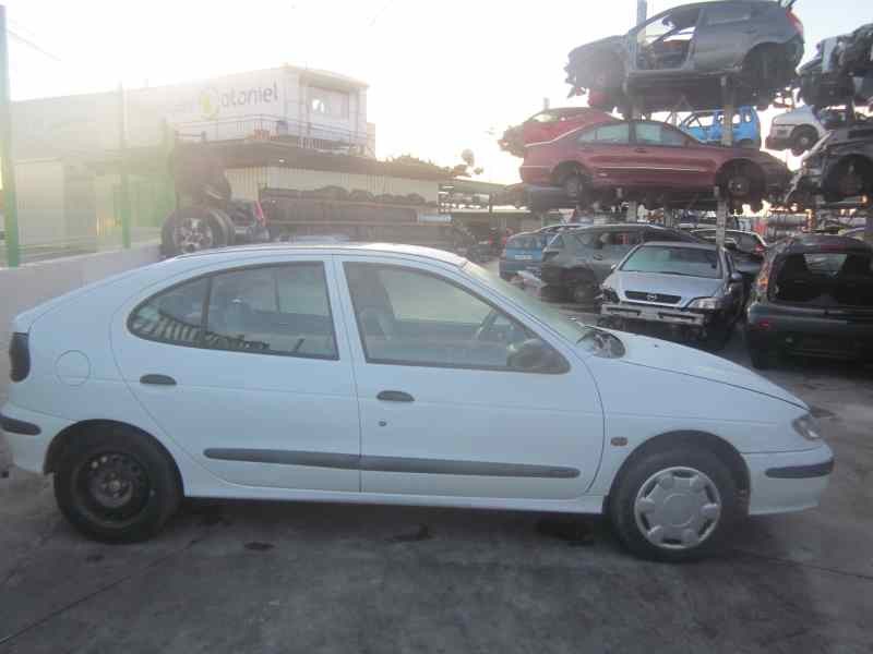 renault megane i berlina hatchback (ba0) del año 1996