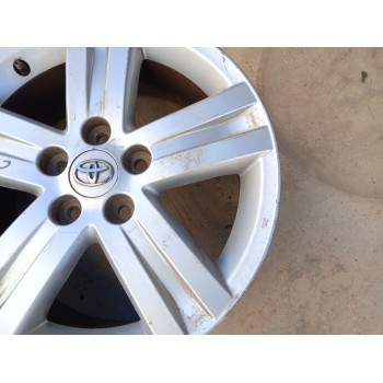 Recambio de llanta para toyota auris sport referencia OEM IAM HL42813  