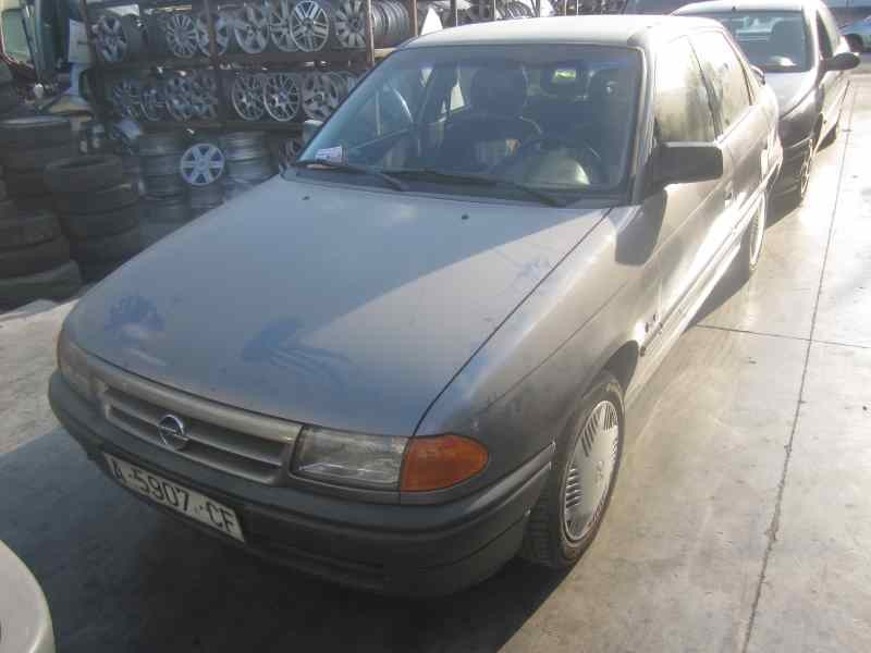 opel astra f berlina del año 1992
