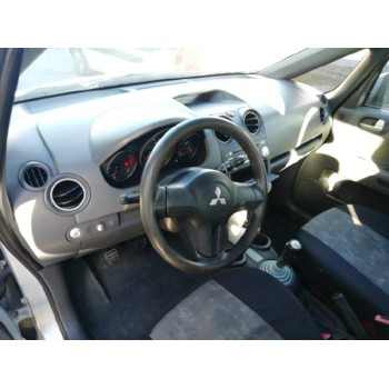 mitsubishi colt berlina 5 (z30a) del año 2005