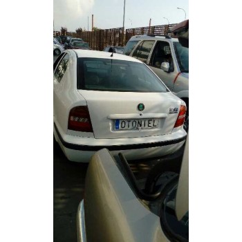 skoda octavia berlina (1u2) del año 2000