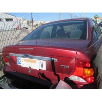 ford focus berlina (cak) del año 2001