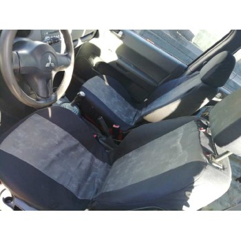 mitsubishi colt berlina 5 (z30a) del año 2005