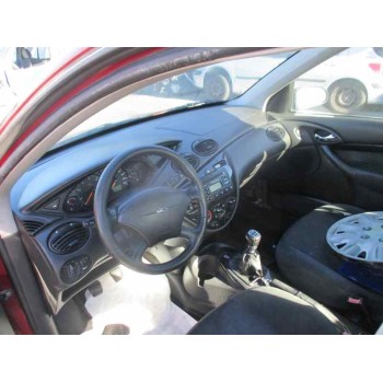 ford focus berlina (cak) del año 2001