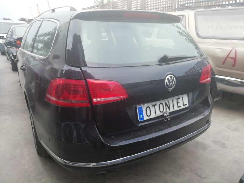 VOLKSWAGEN PASSAT VARIANT (365)