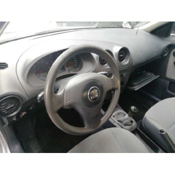 seat ibiza (6l1) del año 2002