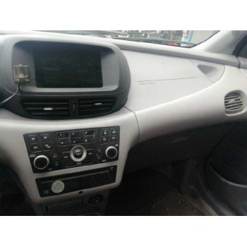 nissan almera tino (v10m) del año 2004