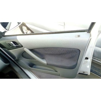 skoda octavia berlina (1u2) del año 2000