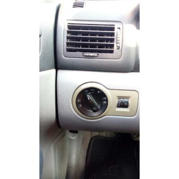 skoda octavia berlina (1u2) del año 2000