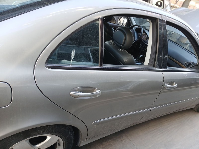 Recambio de puerta trasera derecha para mercedes-benz clase e (w211) e 270 cdi (211.016) referencia OEM IAM A2117300205  