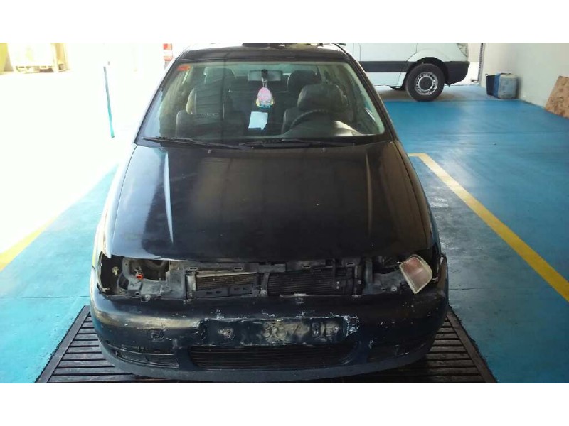 VOLKSWAGEN POLO BERLINA (6N1)