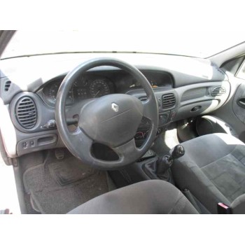 renault megane i fase 2 berlina (ba0) del año 2000