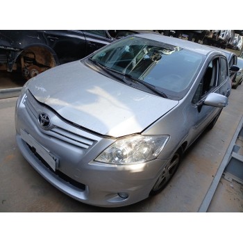 toyota auris (_e15_) del año 2011