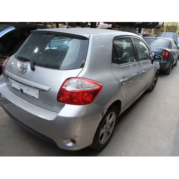 toyota auris (_e15_) del año 2011