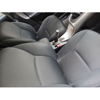 toyota auris (_e15_) del año 2011